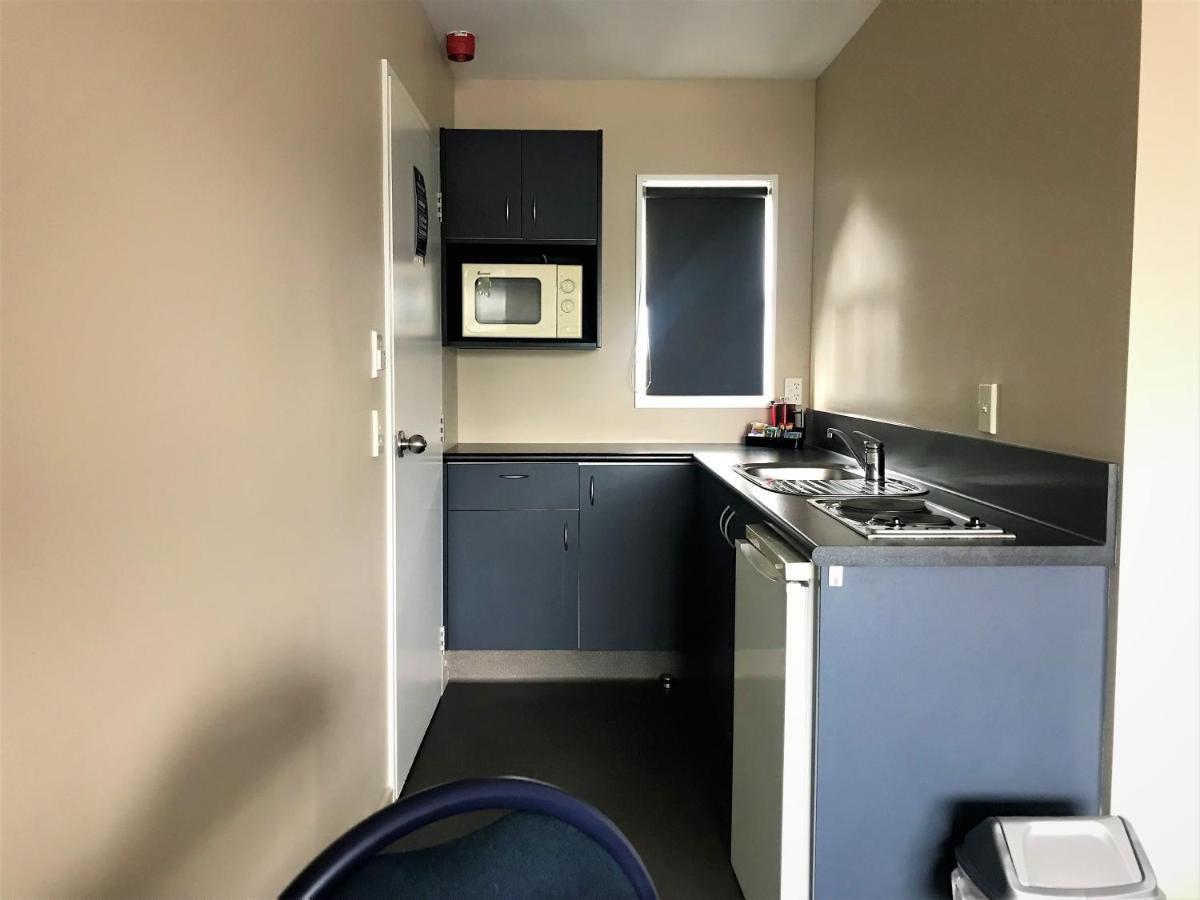 Phoenix Motels Temuka Exteriör bild