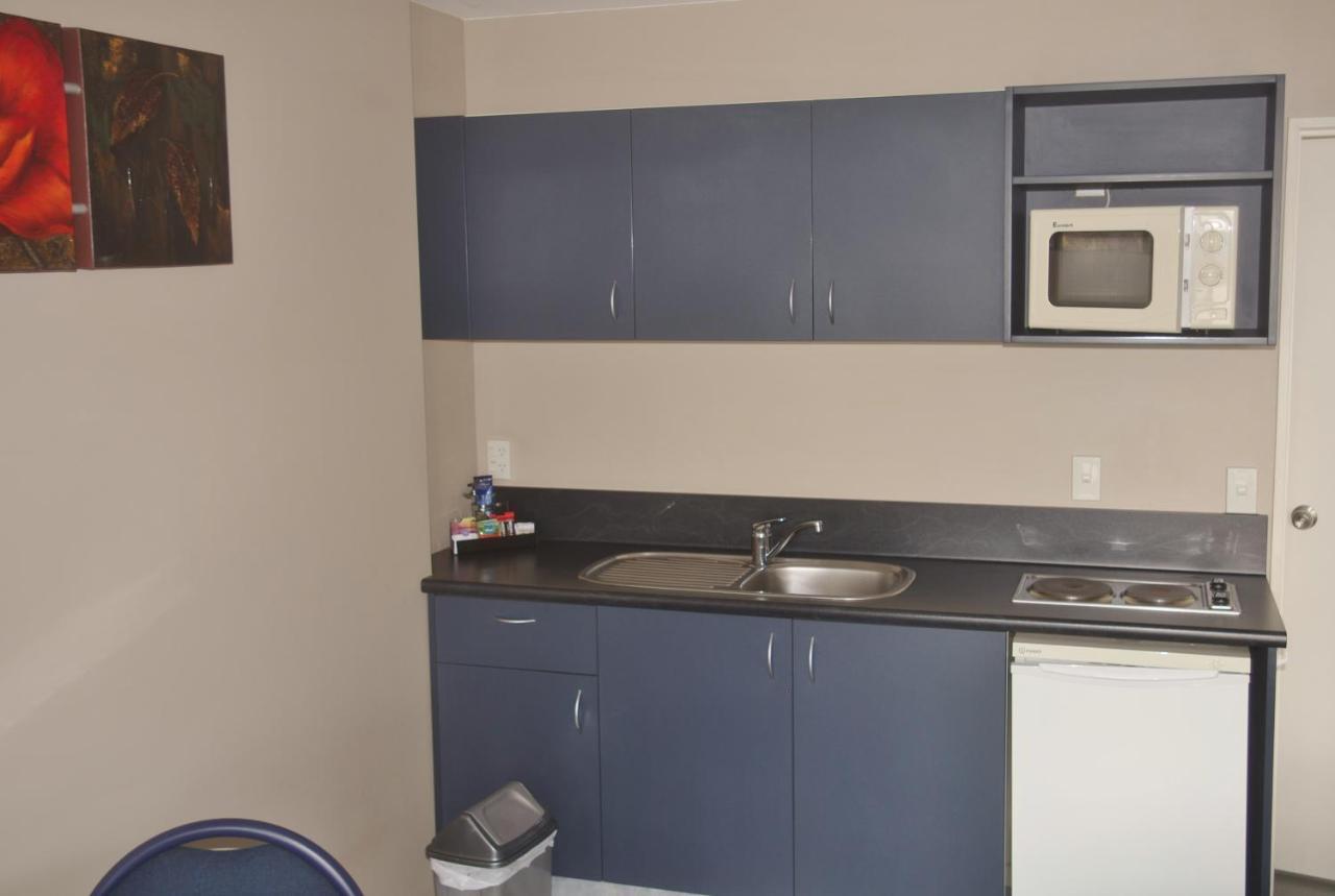Phoenix Motels Temuka Exteriör bild
