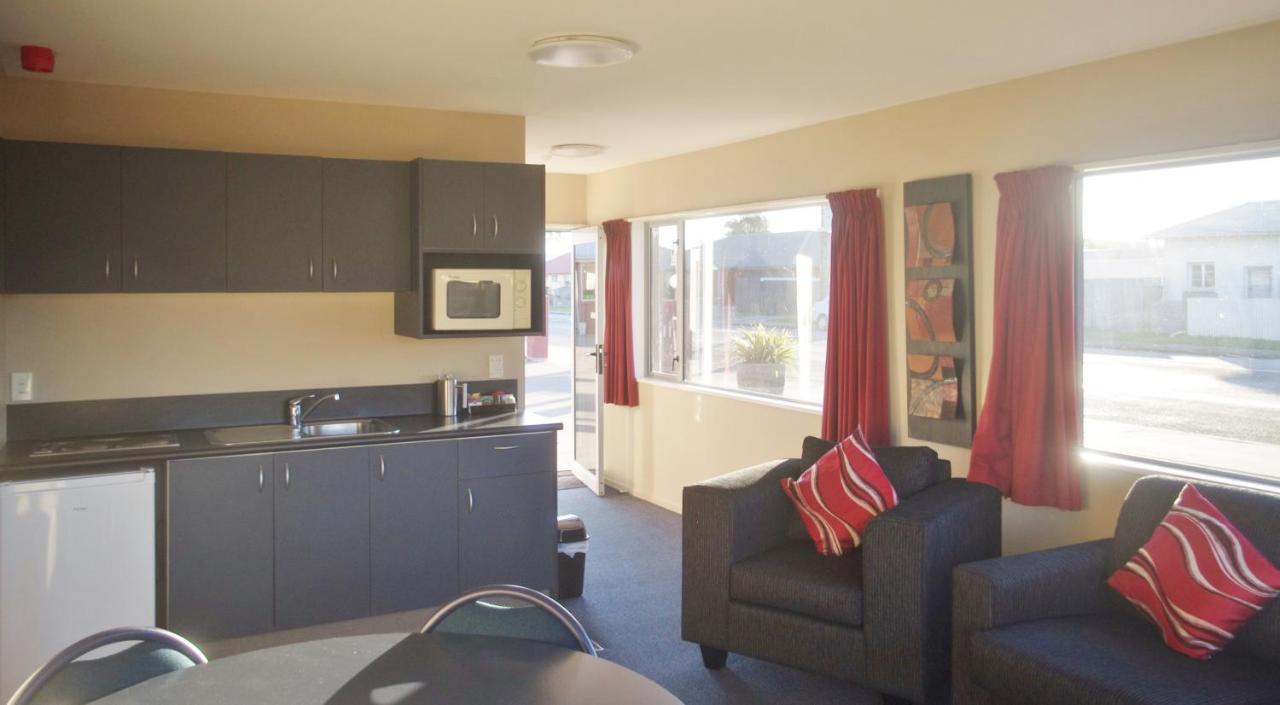 Phoenix Motels Temuka Exteriör bild